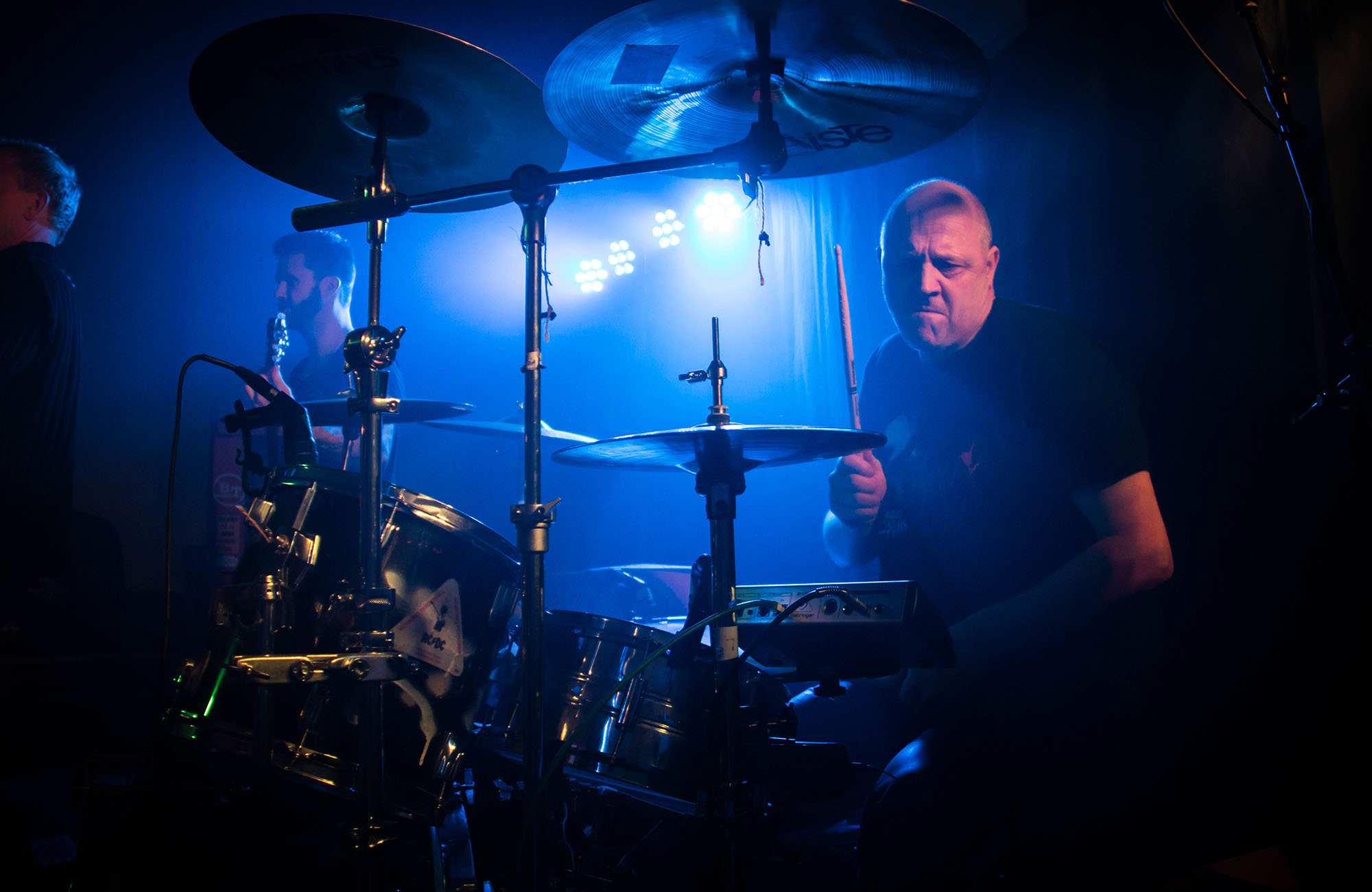 Dumdefblind band Live Mike Bengtsson on drums